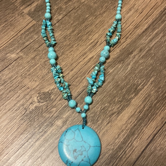 Parisian market faux turquoise necklace - Picture 2 of 4
